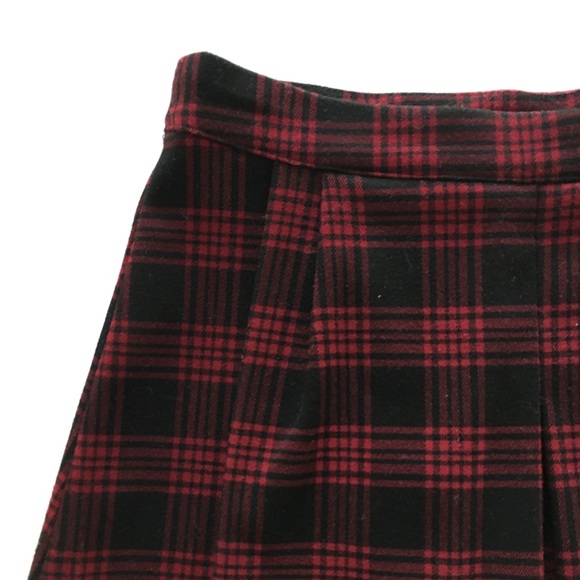 Plaid Skirt - Picture 2 of 4